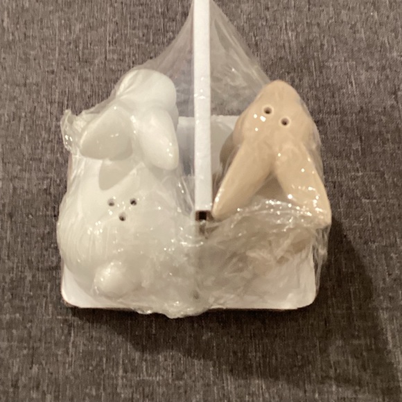 Easter Special TARGET NWT Bunny Salt and pepper Shaker - Picture 4 of 8
